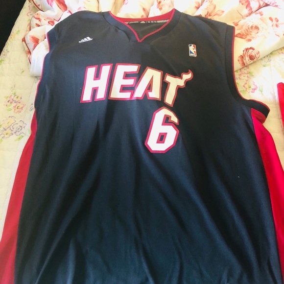 Lebron James jersey xl - Picture 1 of 3